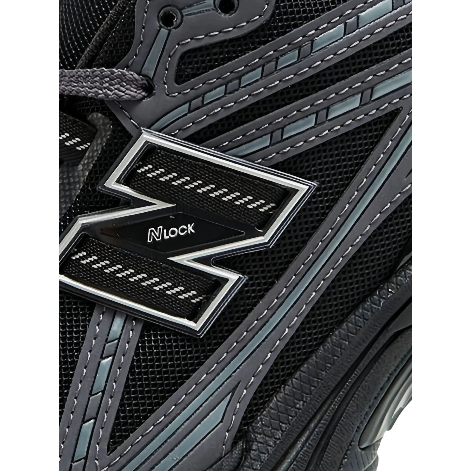 New Balance Sneakers Black