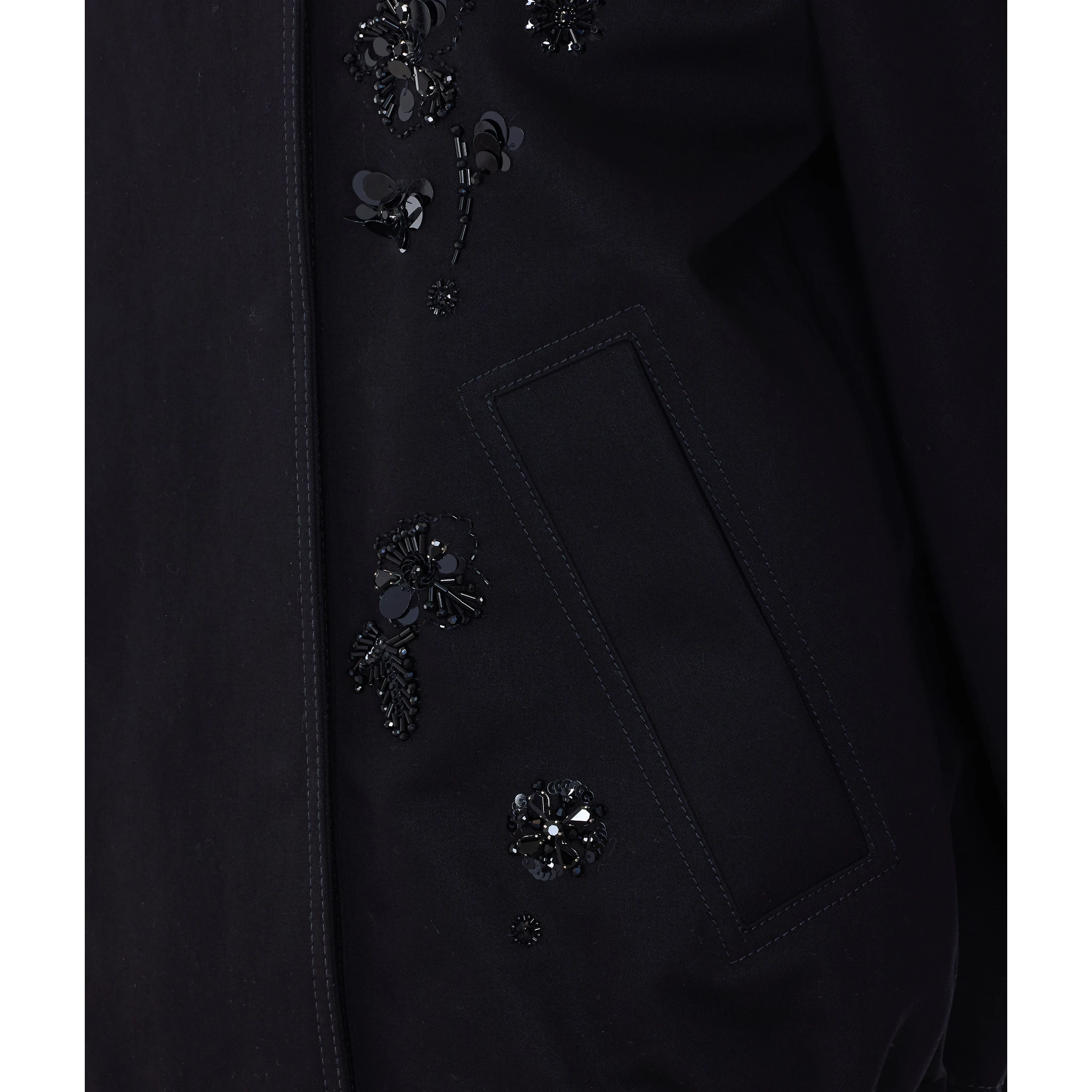 معاطف غولدن غوس سوداء