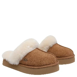 صندل UGG بني اللون