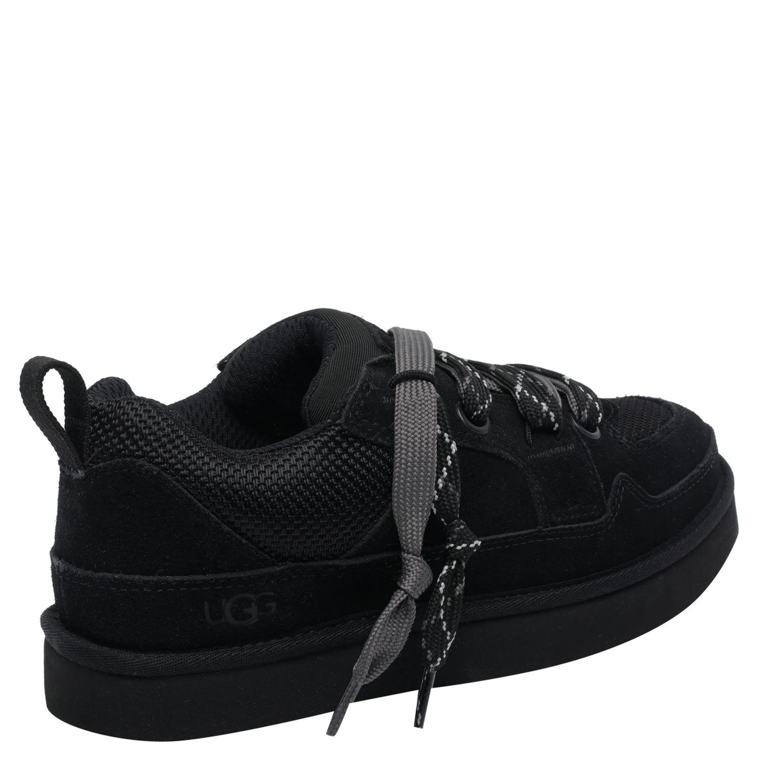 حذاء رياضي أسود من UGG