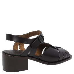 هيرو مع كعب بني