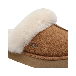 صندل UGG بني اللون