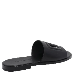 صندل دولتشي آند غابانا أسود