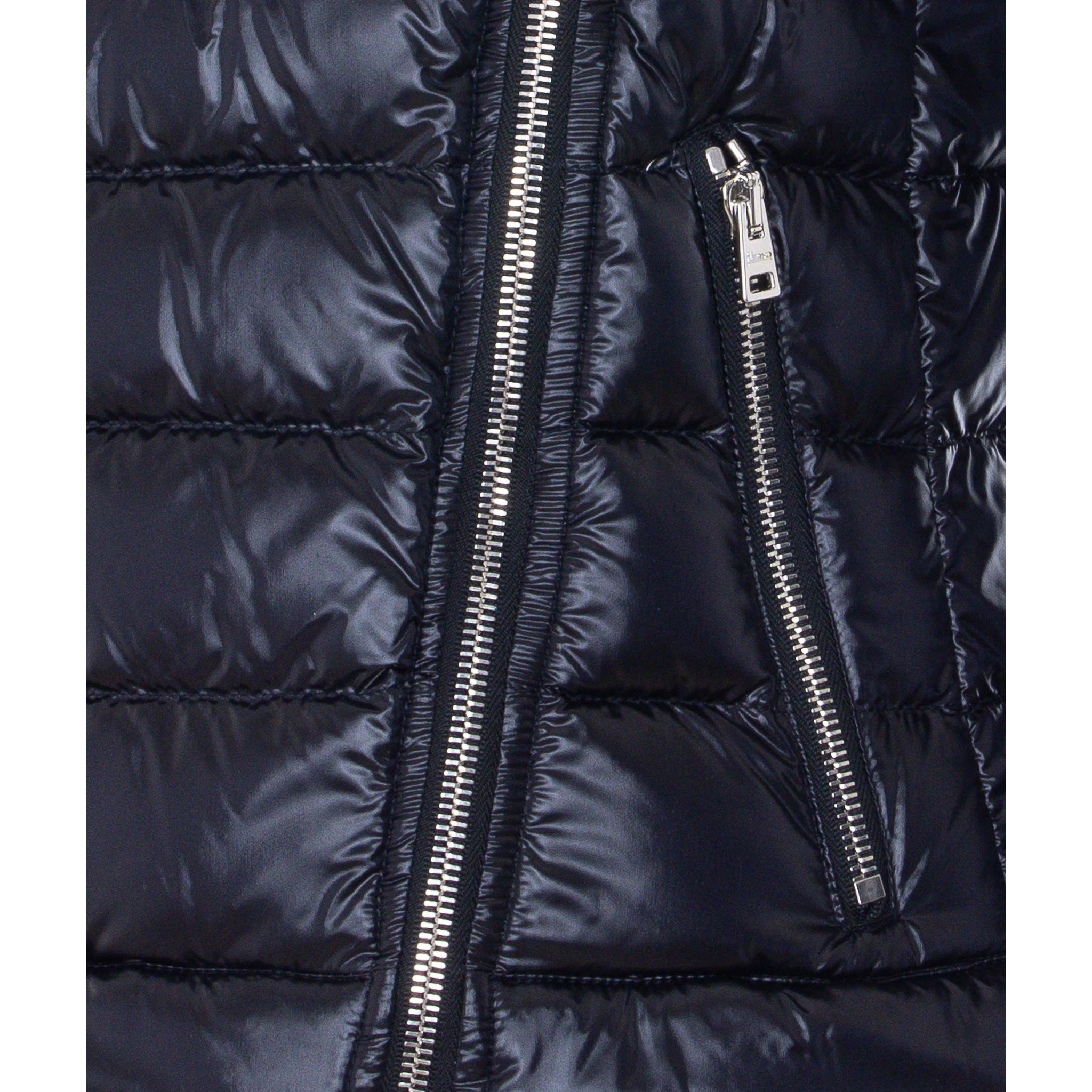 هيرنو كوتس أسود