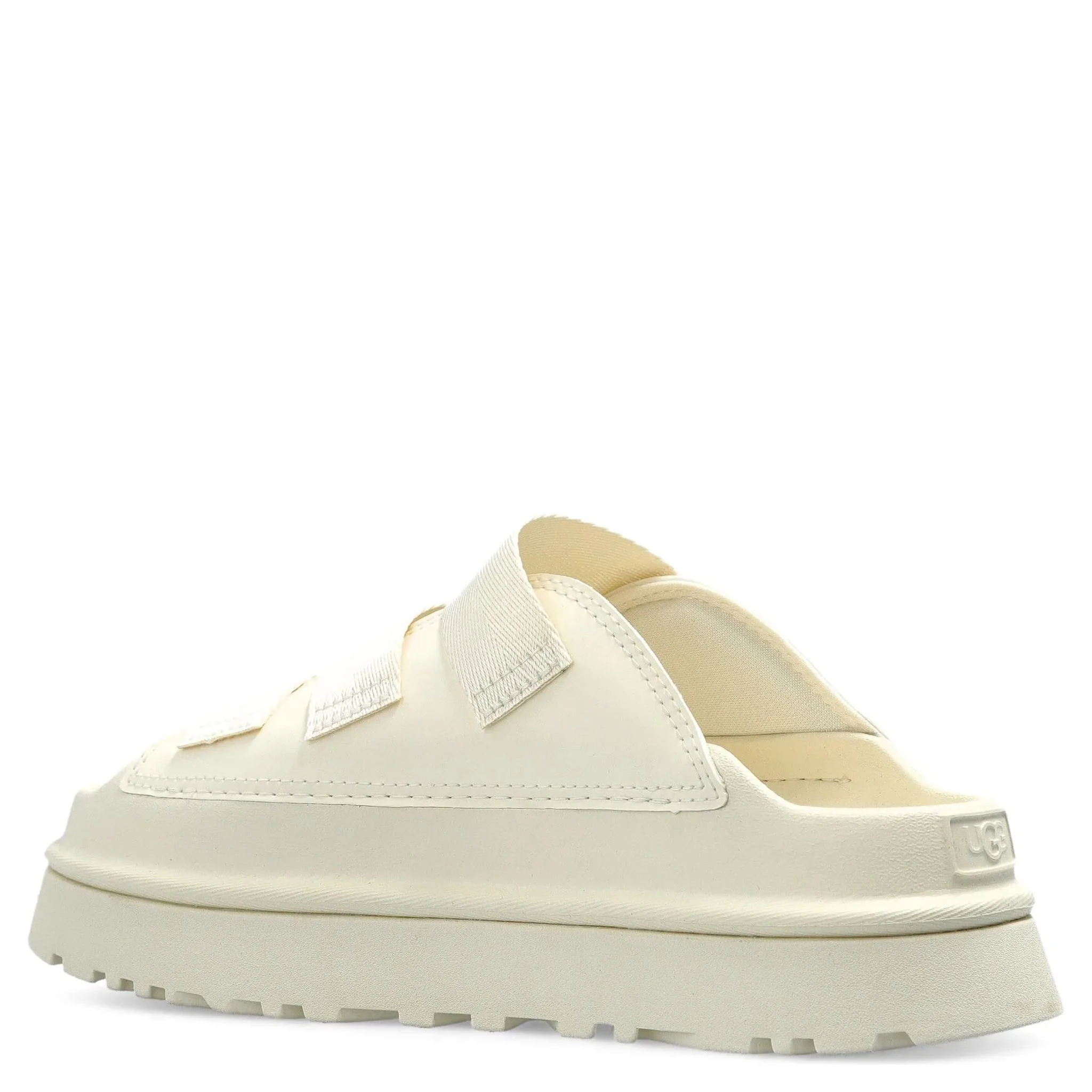 صندل أبيض من UGG