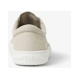 حذاء رياضي من فندي بيج