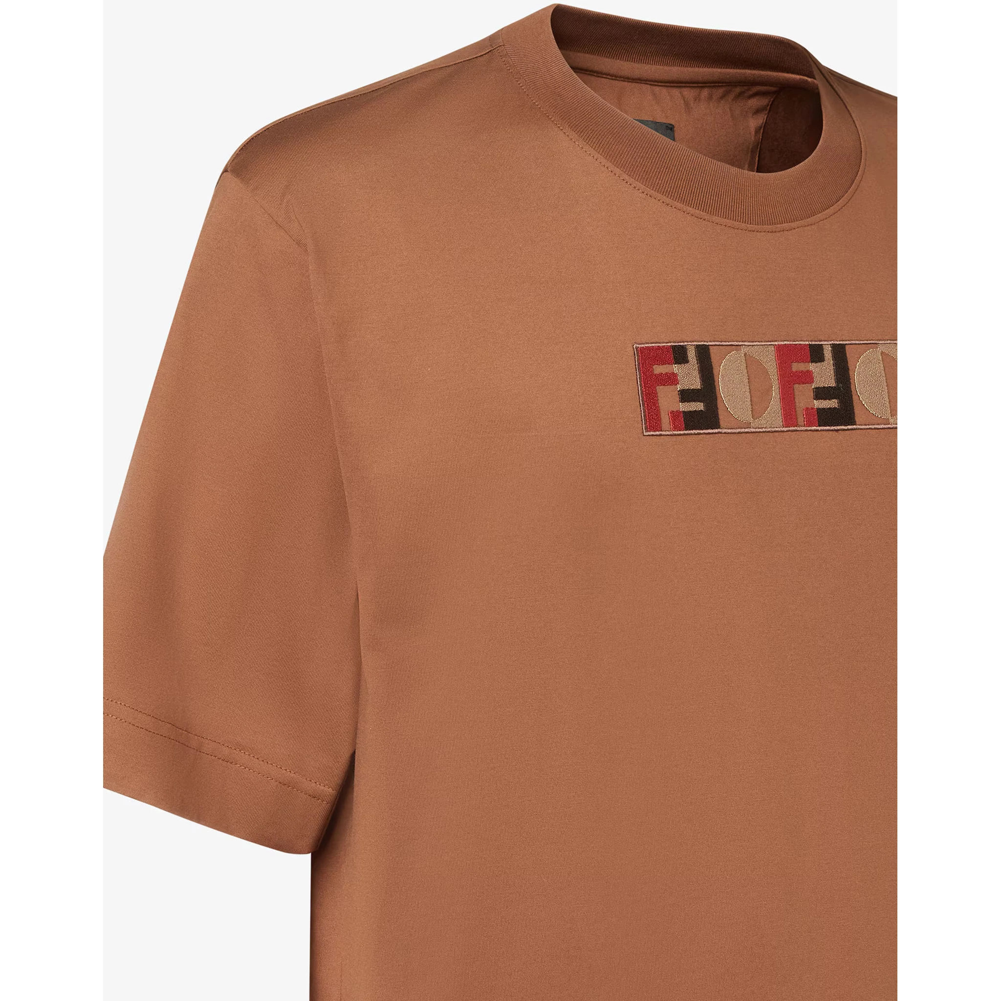 تيشيرتات وبولو من فندي باللون البني