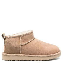 أحذية UGG بيج