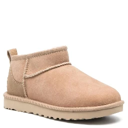 أحذية UGG بيج