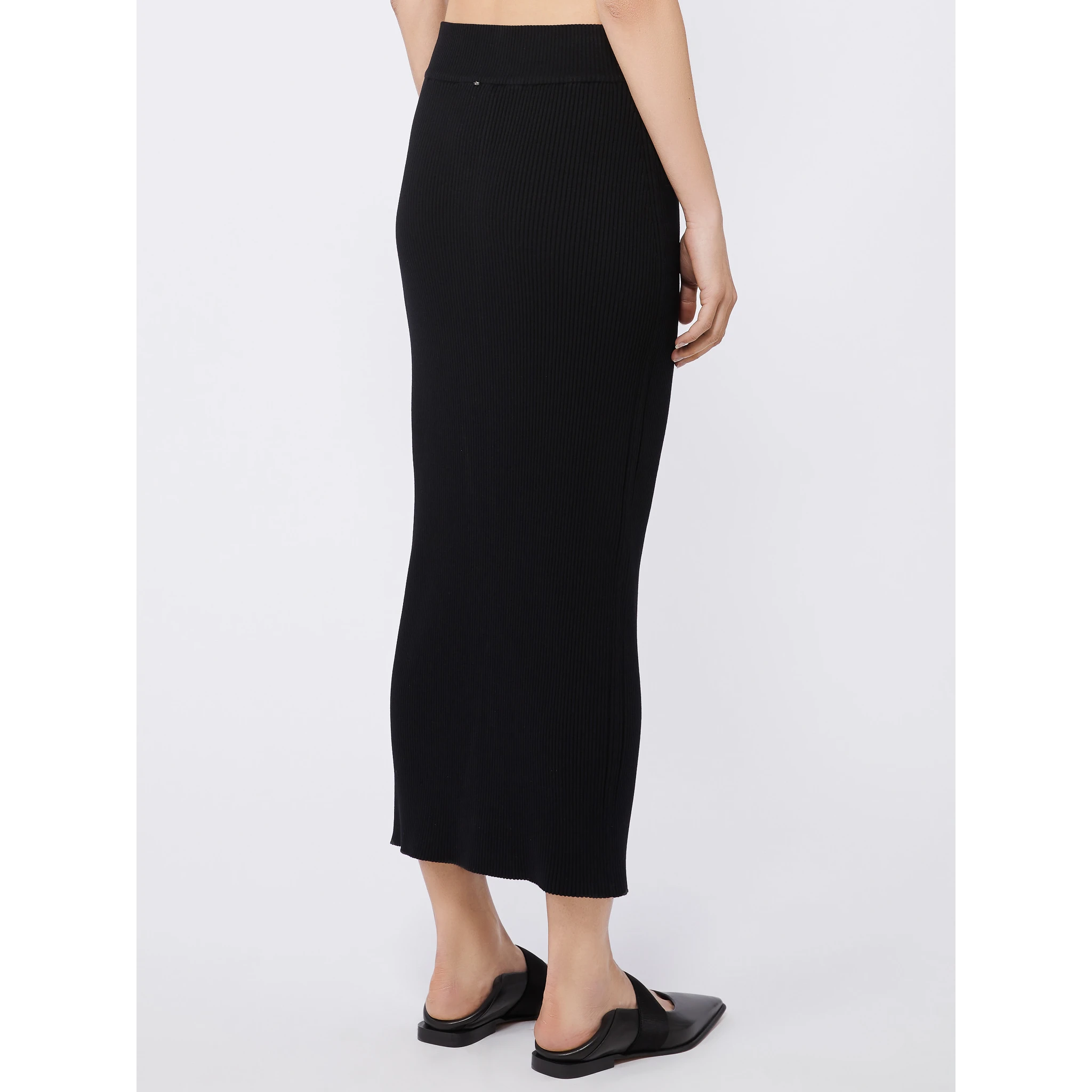 تنانير سبورت ماكس سوداء