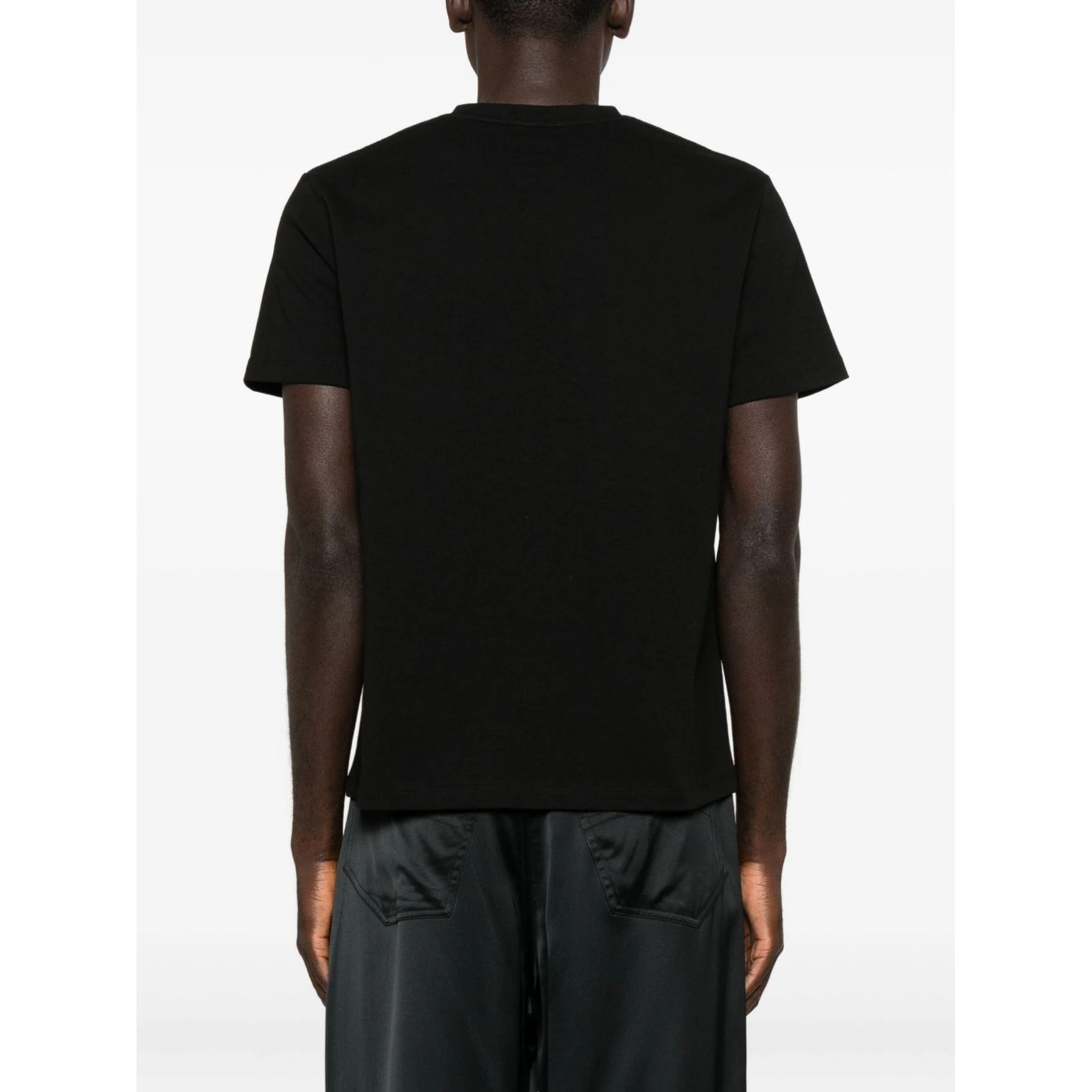 تيشيرتات وبولو سوداء من سان لوران