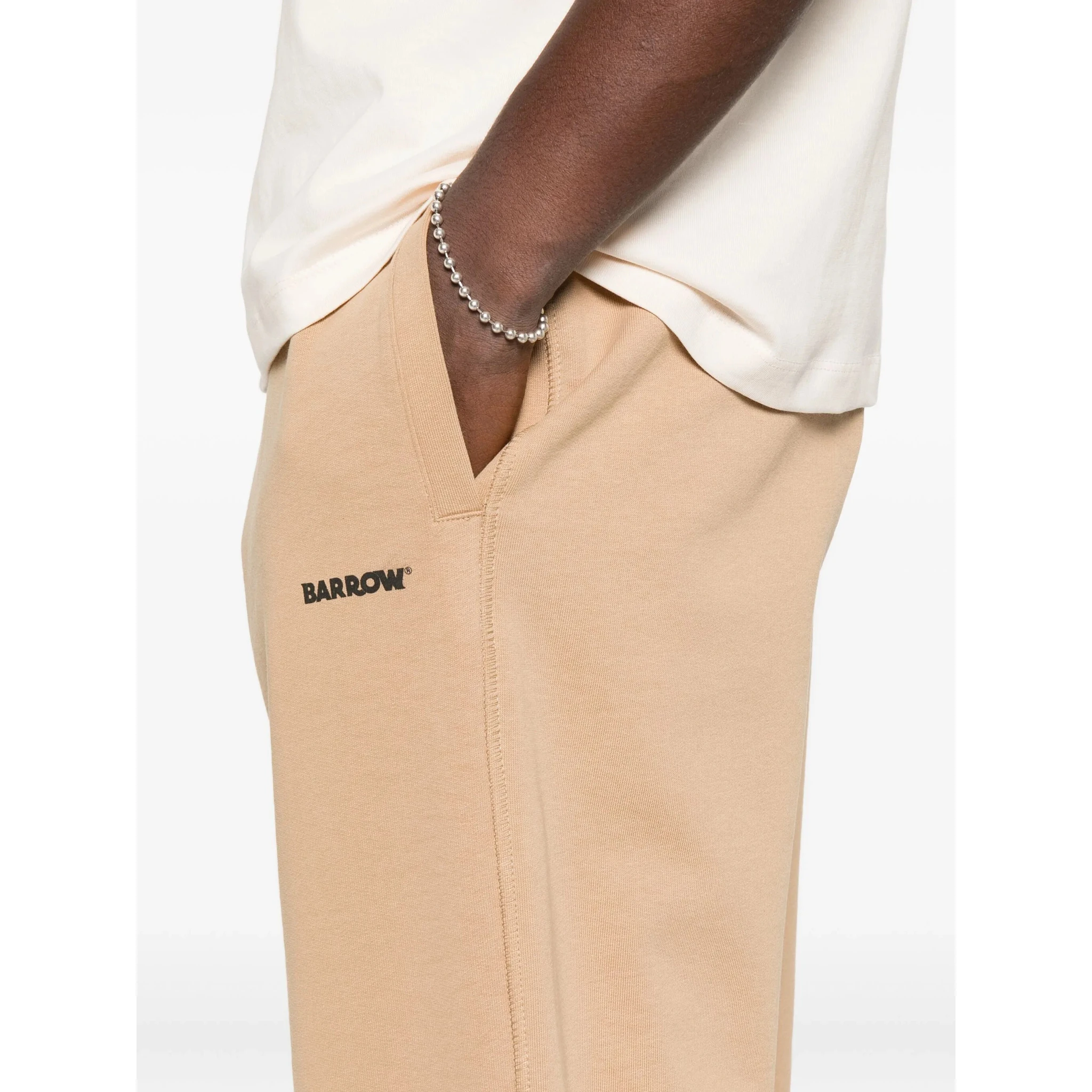 بارو ملابس جاهزة... بيج