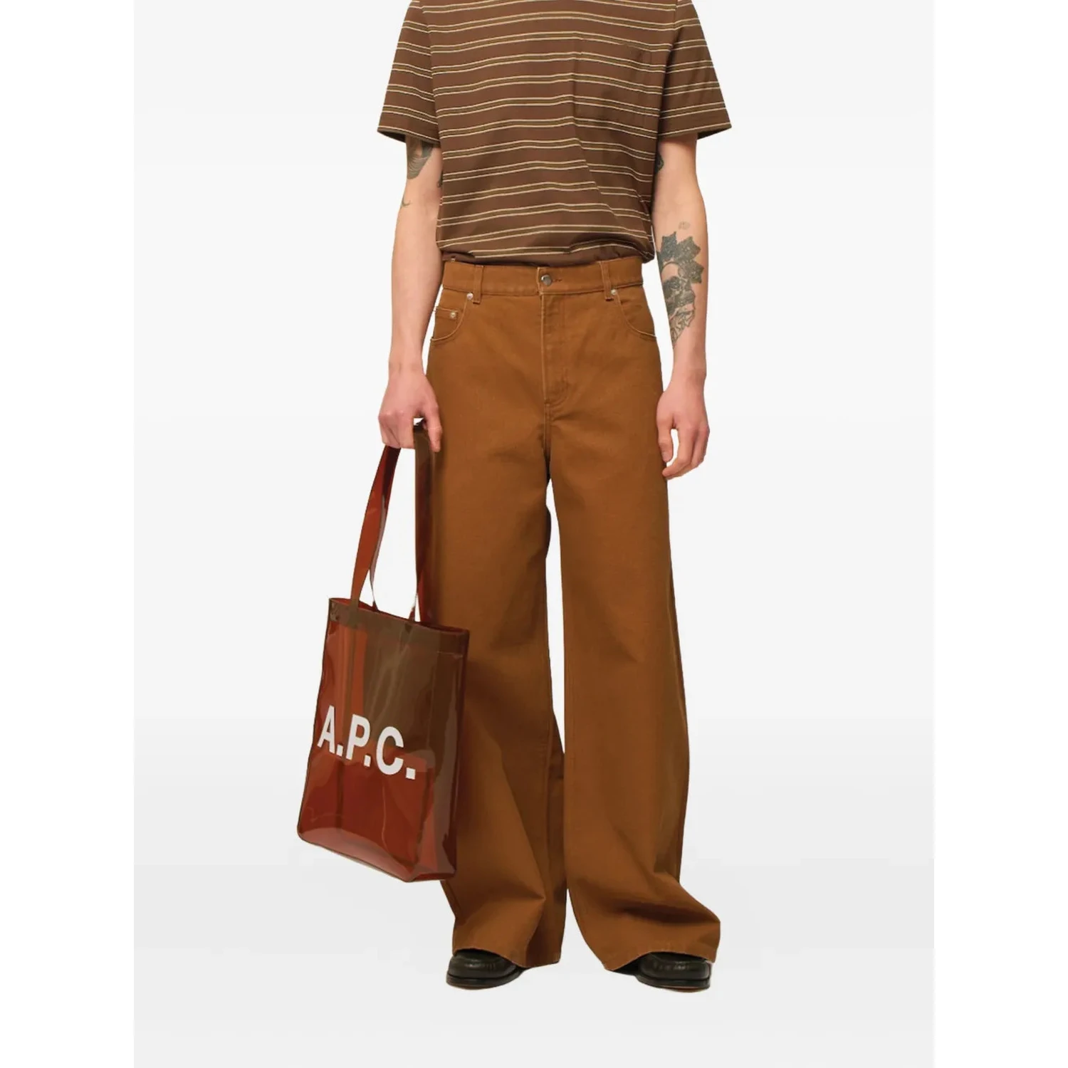 أكياس APC.. بنية اللون