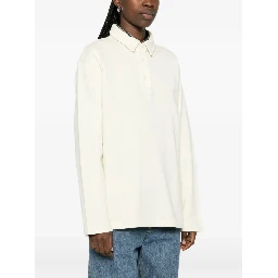 تيشيرتات وبولو بيضاء من APC