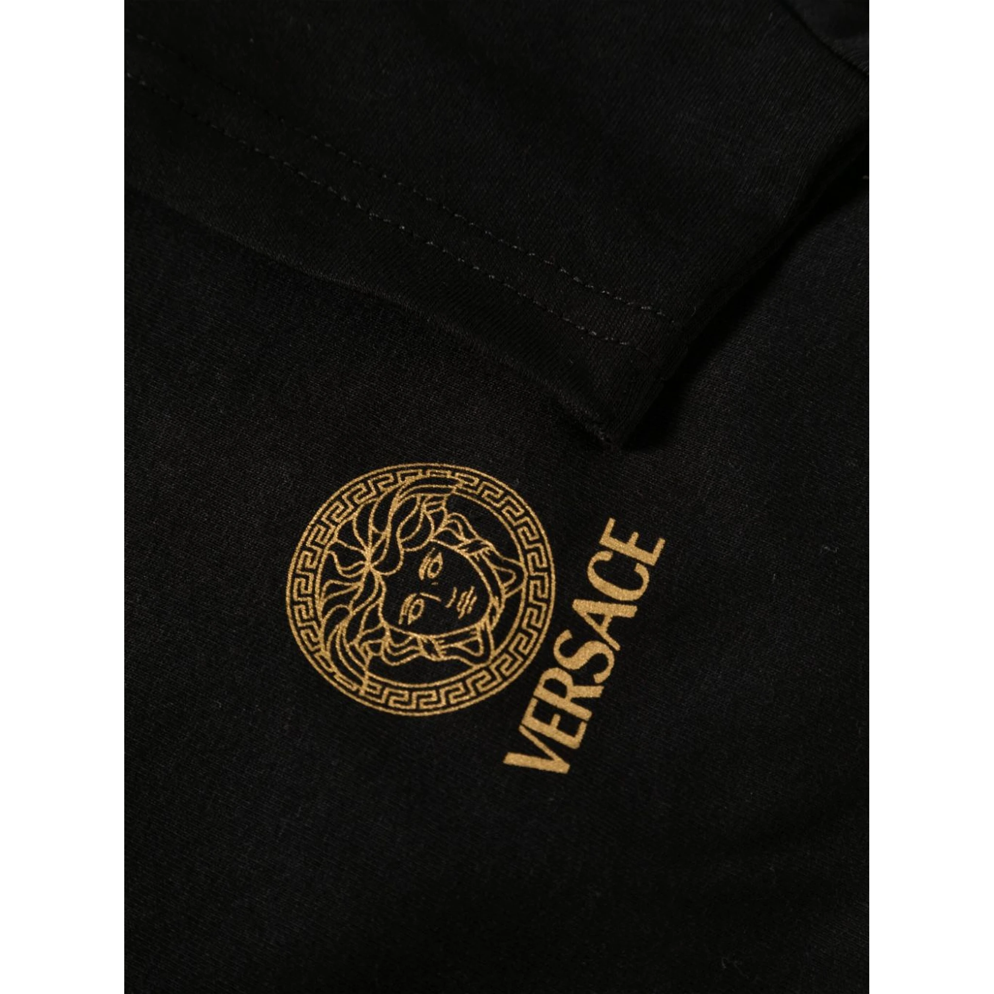 ملابس داخلية سوداء من فرزاتشي