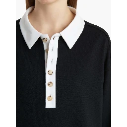 تيشيرتات وبولو سوداء من KHAITE