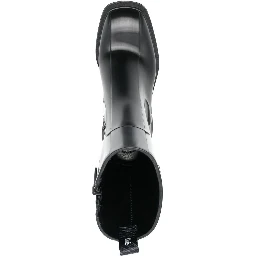 بوت أسود من كلوي