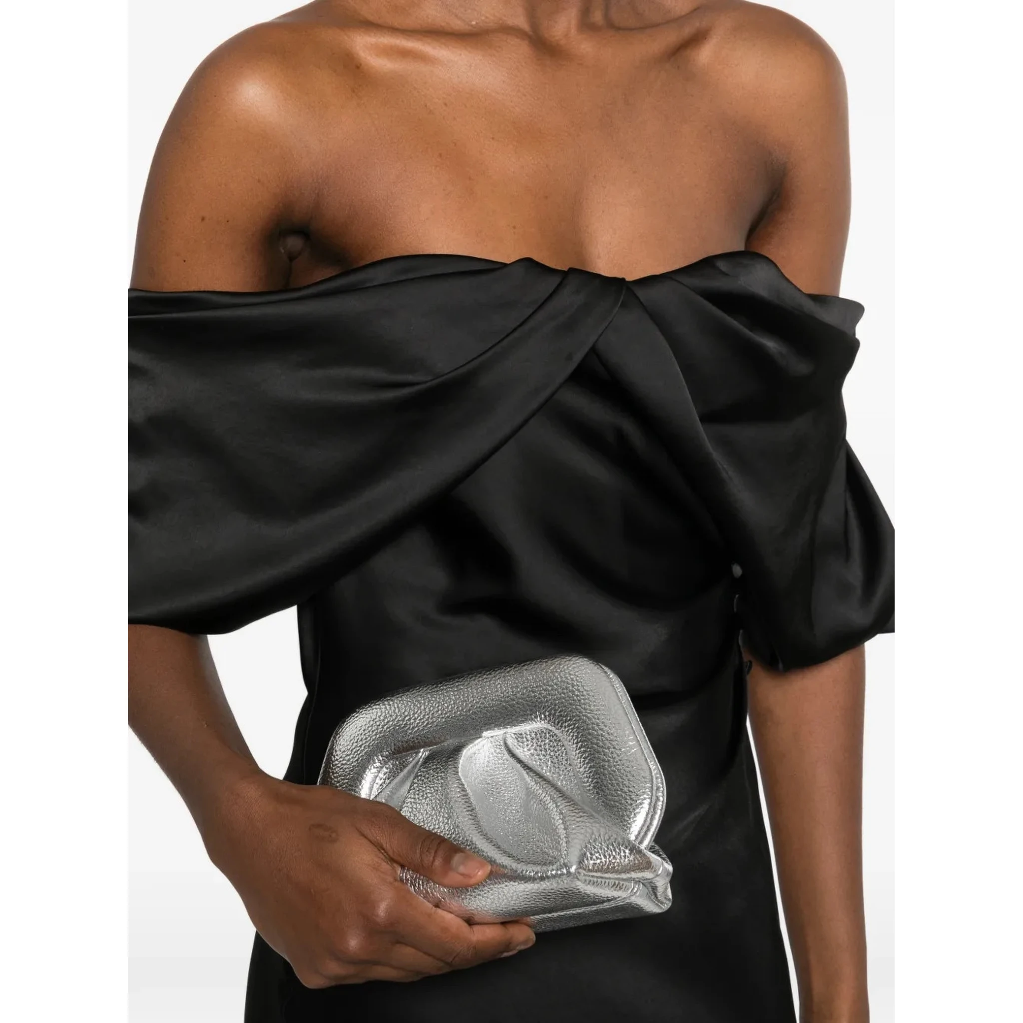 حقائب ثيمور.. فضية