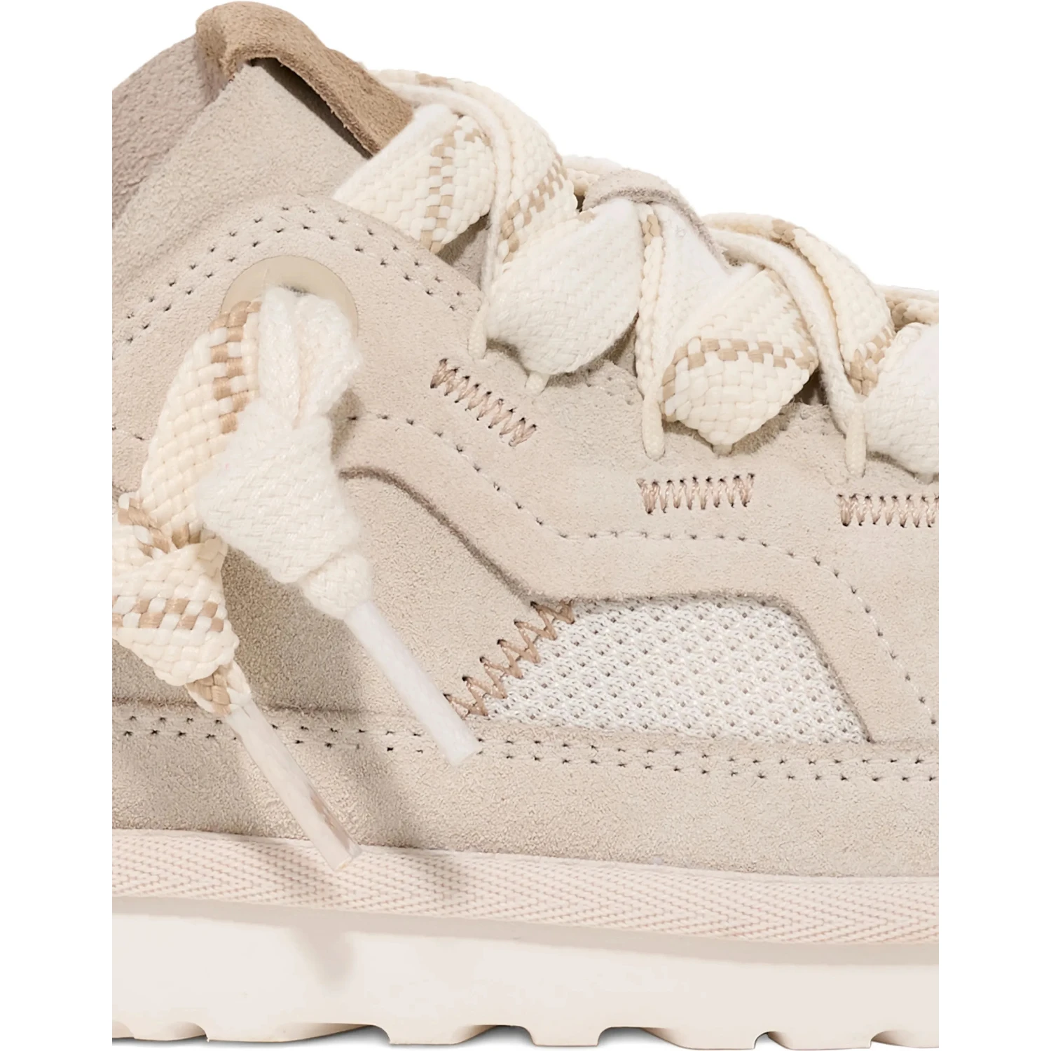حذاء رياضي أبيض من UGG