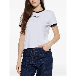 تيشيرتات وبولو من فرزاتشي باللون الأبيض