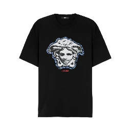 تيشيرتات وبولو من فرزاتشي باللون الأسود