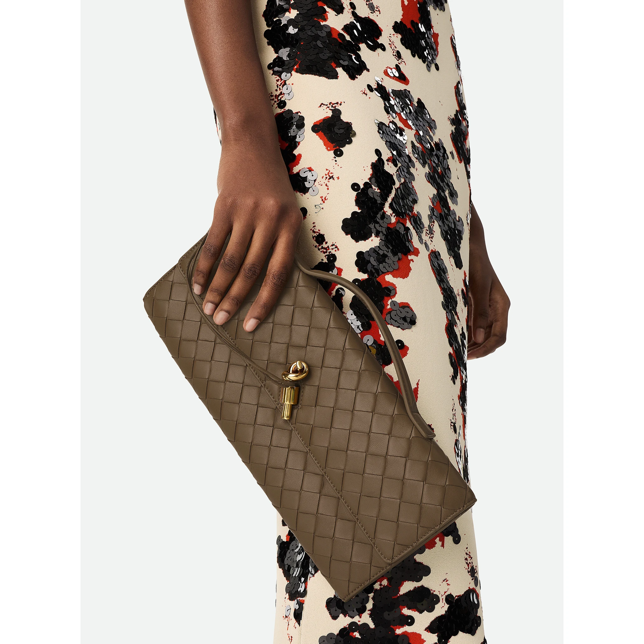 حقائب بوتيغا فينيتا.. بني