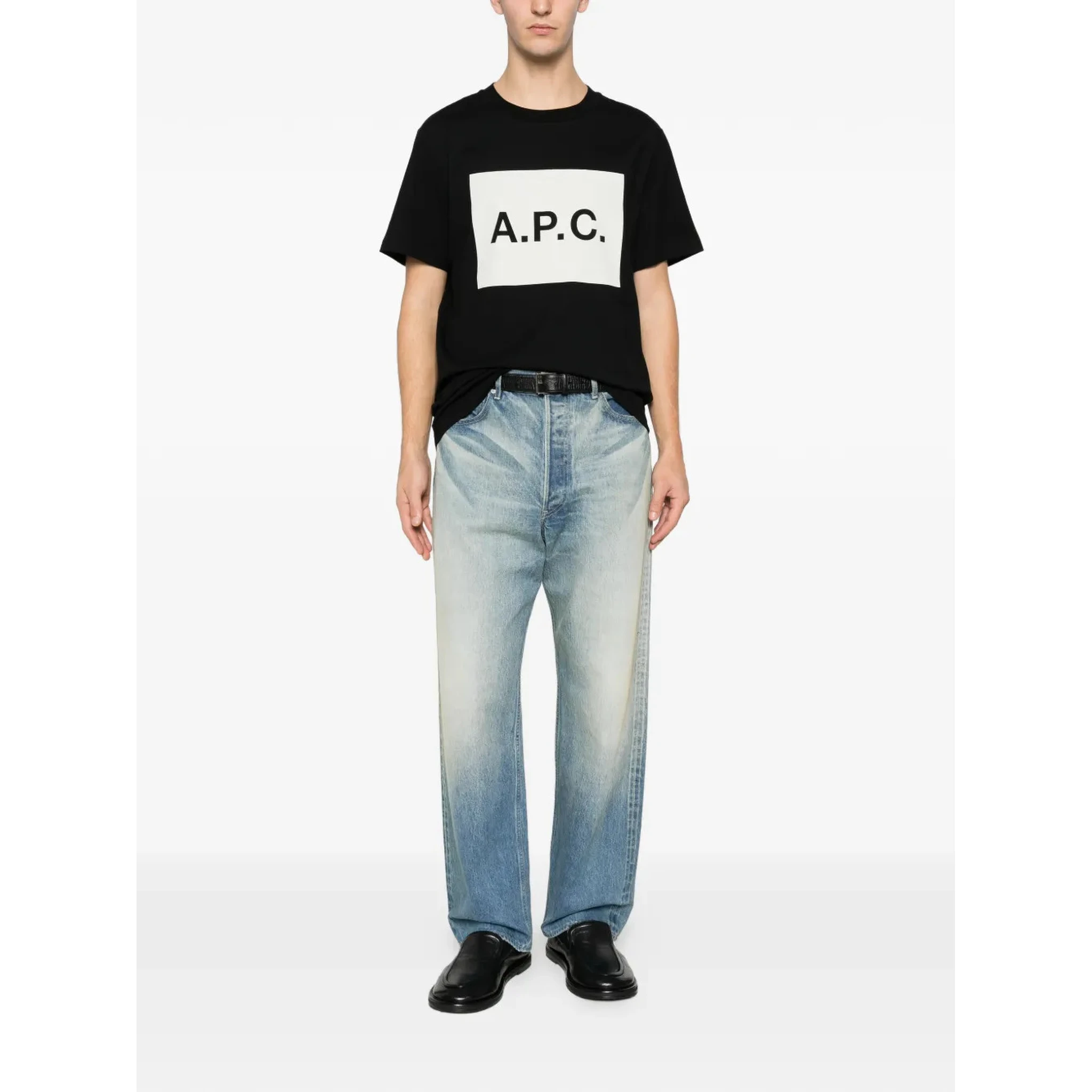 تيشيرتات وبولو سوداء من APC