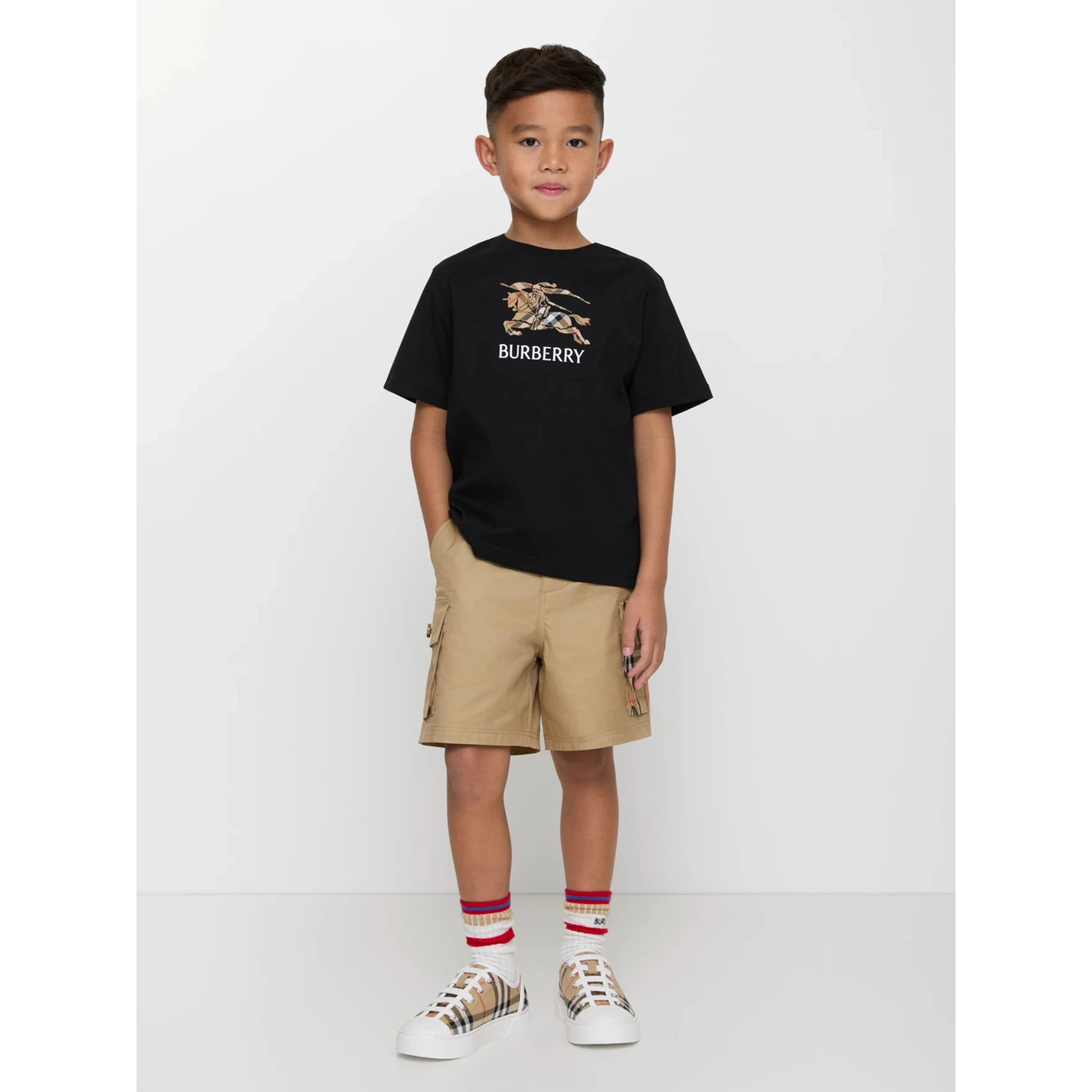 تيشيرتات وبولو للأطفال من بربري باللون الأسود