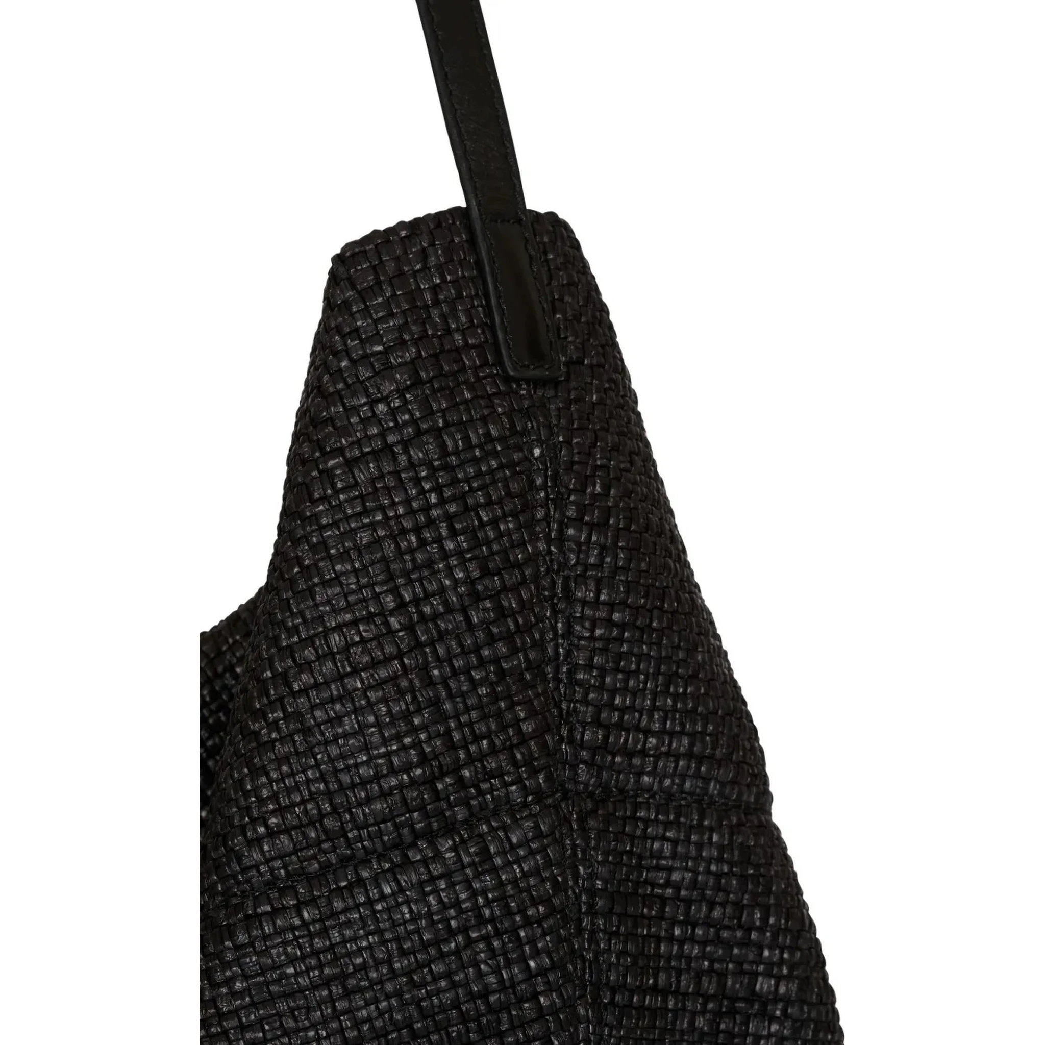 حقائب بالمان.. أسود