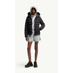 معاطف مونكلير سوداء