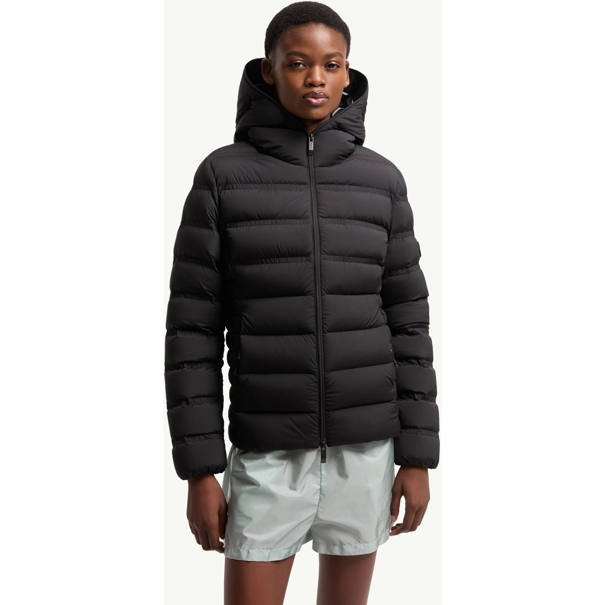 معاطف مونكلير سوداء