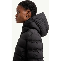 معاطف مونكلير سوداء