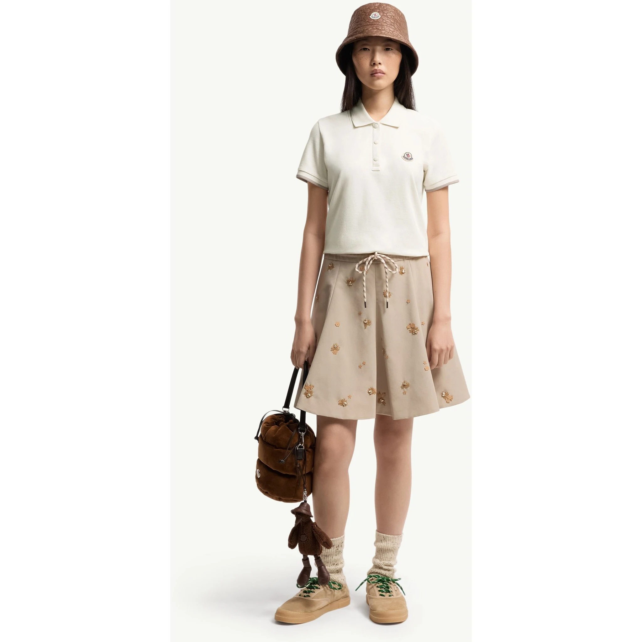 تيشيرتات وبولو مونكلير بيضاء