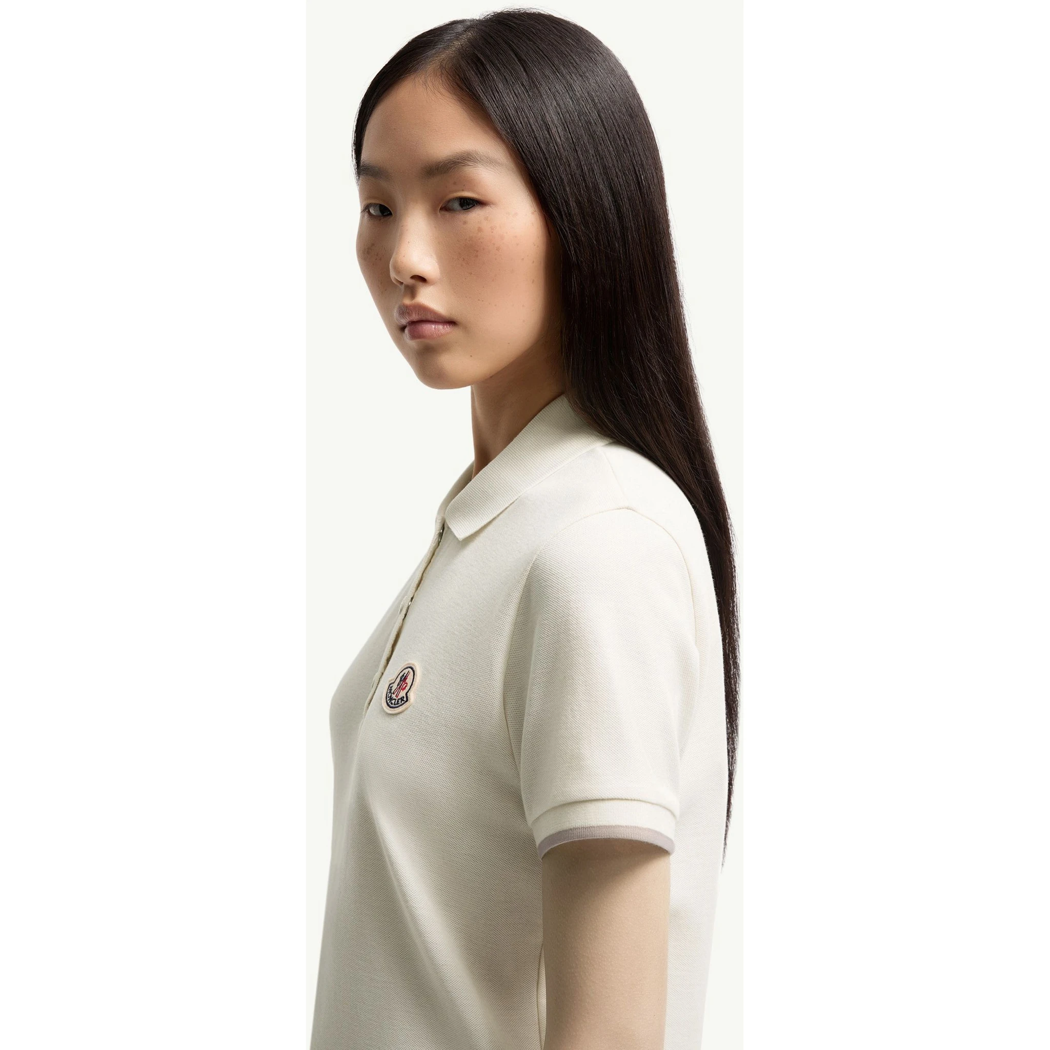 تيشيرتات وبولو مونكلير بيضاء