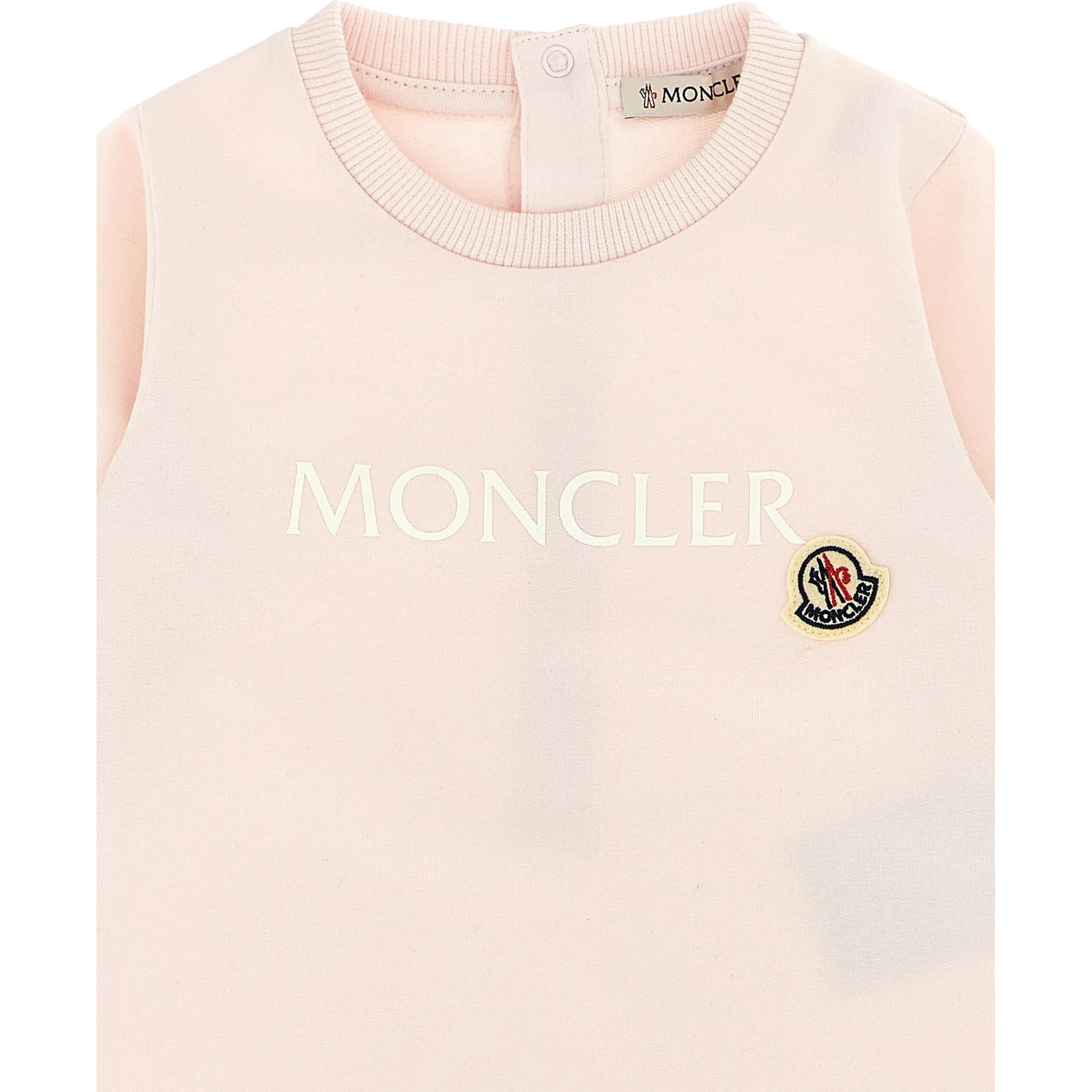 ملابس مونكلير للأطفال... وردي