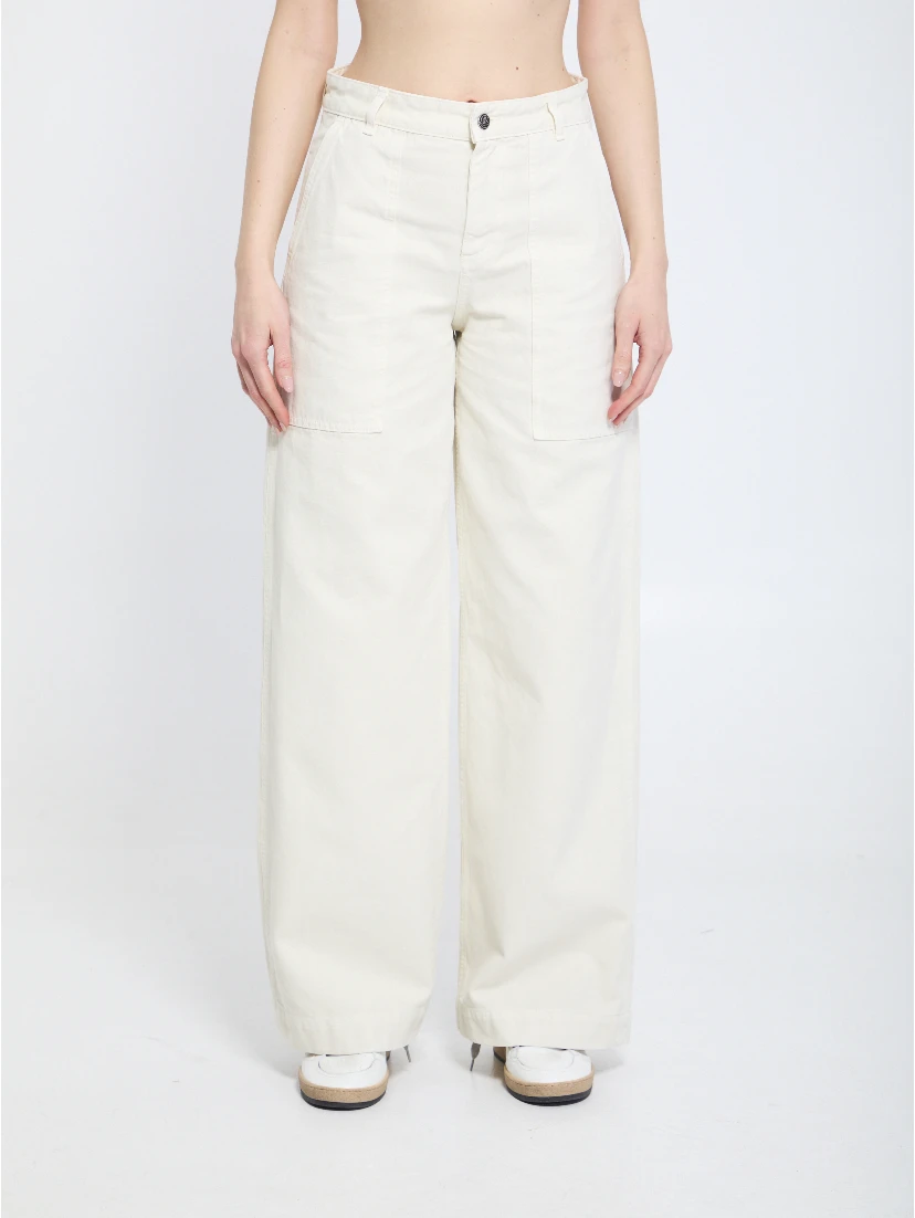 Cotton pants with leather logo.