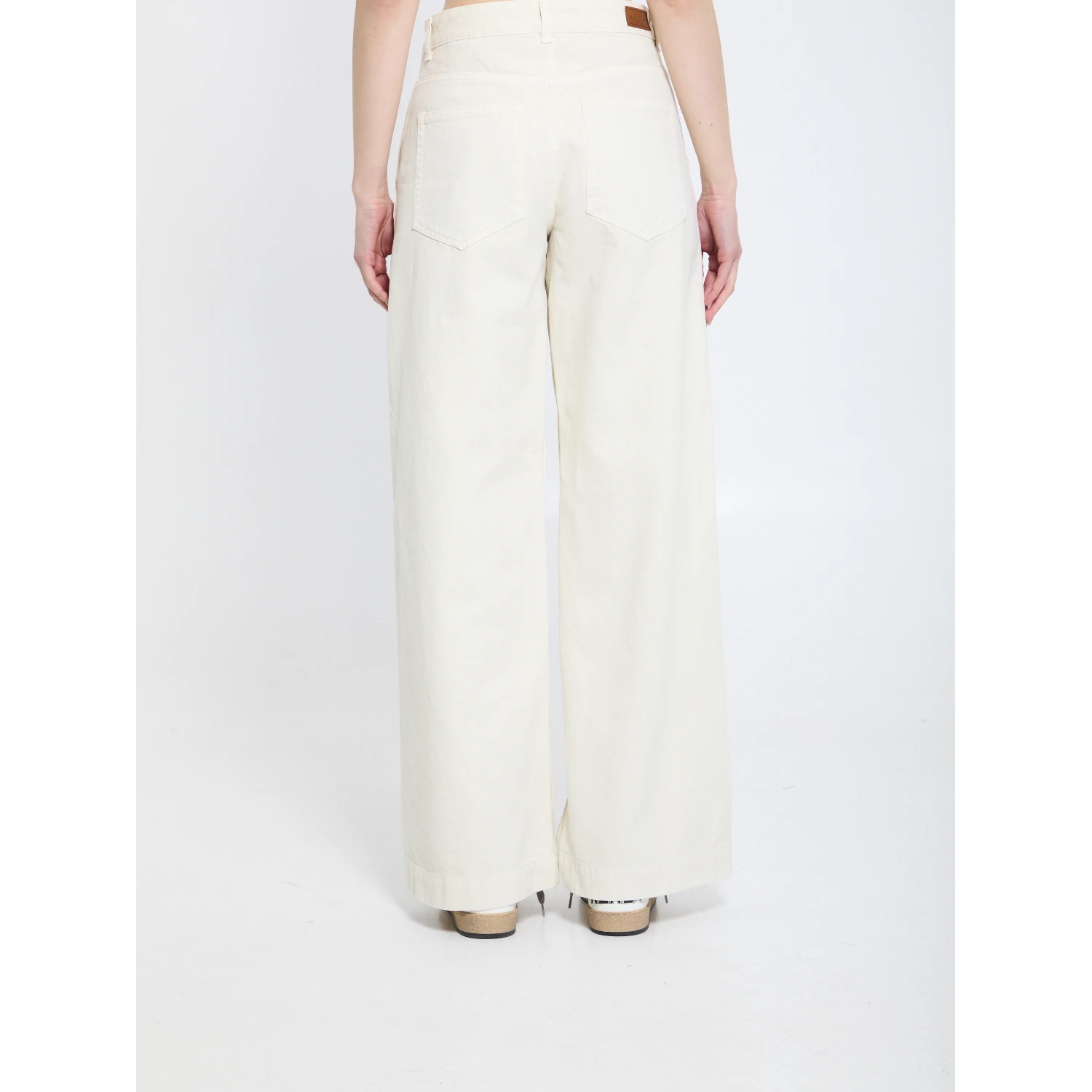 Cotton pants with leather logo.