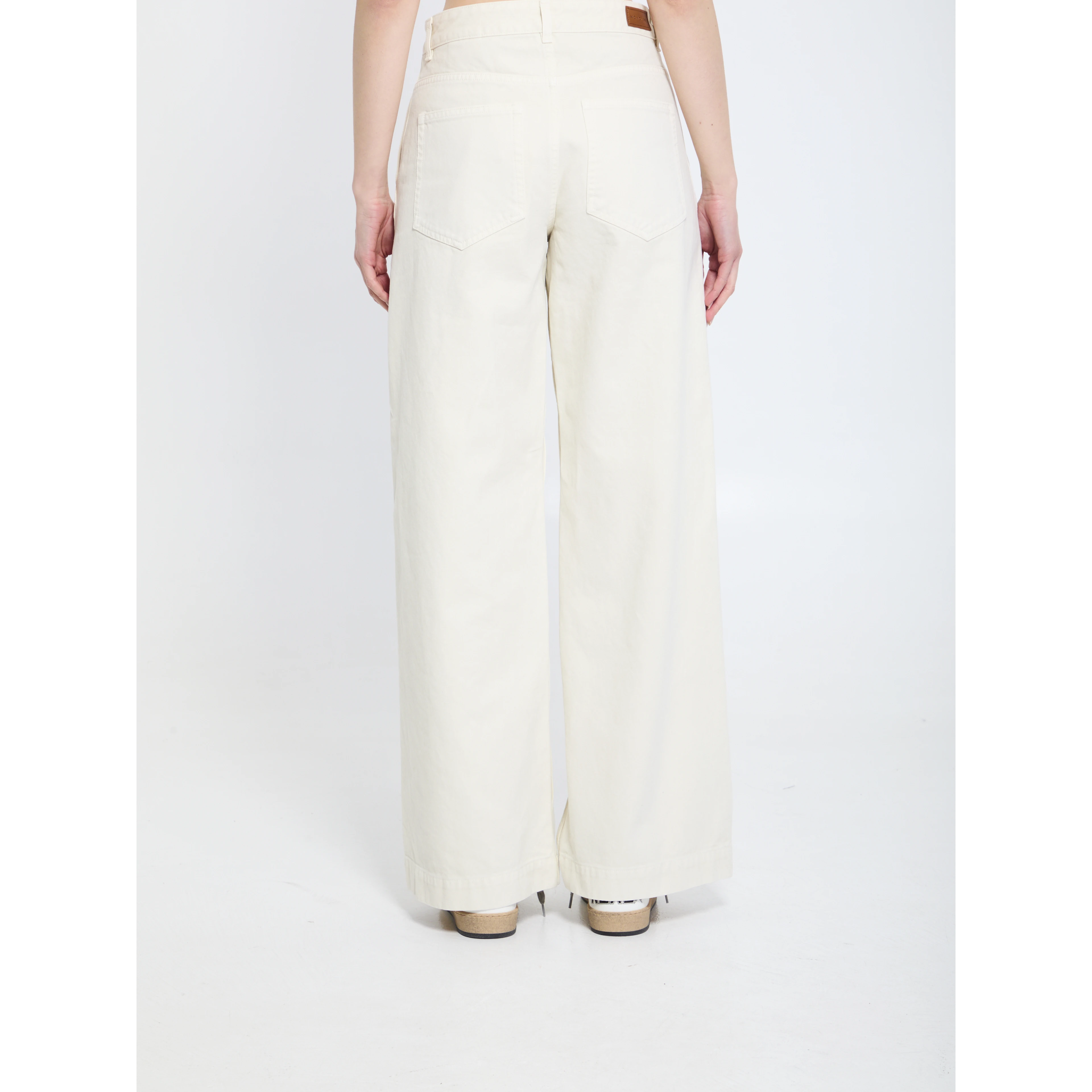Cotton pants with leather logo.