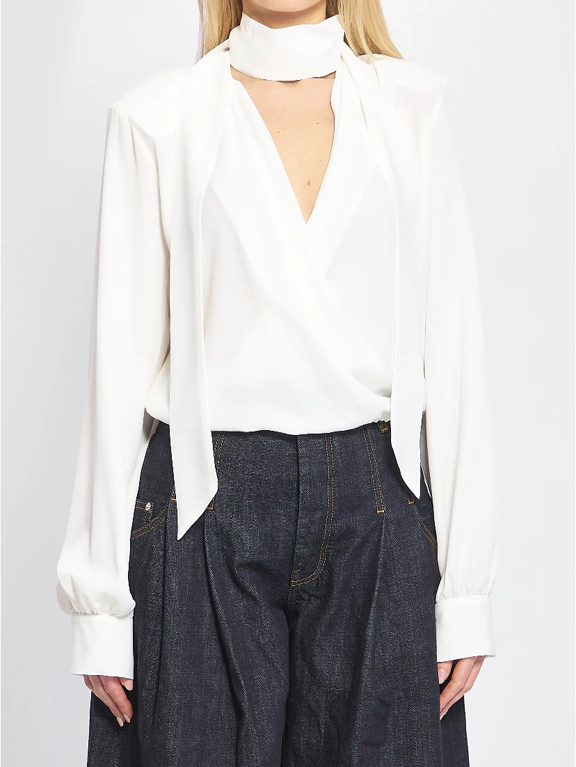 Blusa incrociata con sciarpina