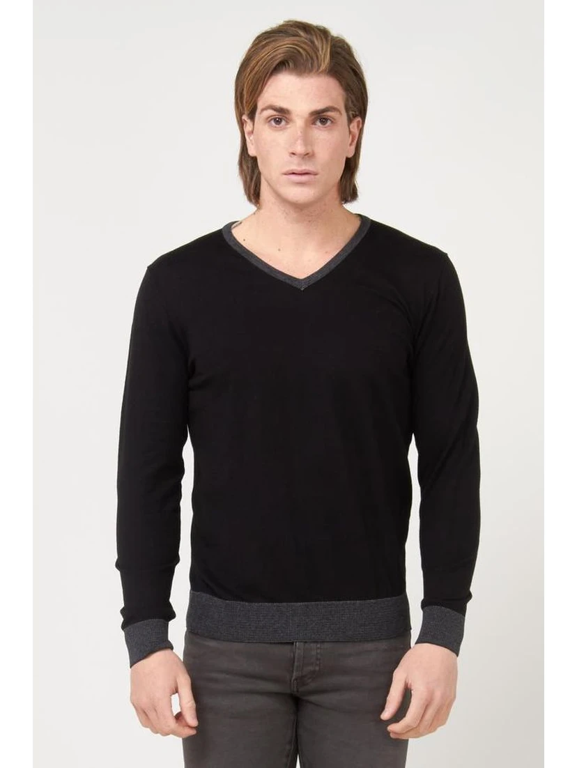 سويت شيرت قطني أسود