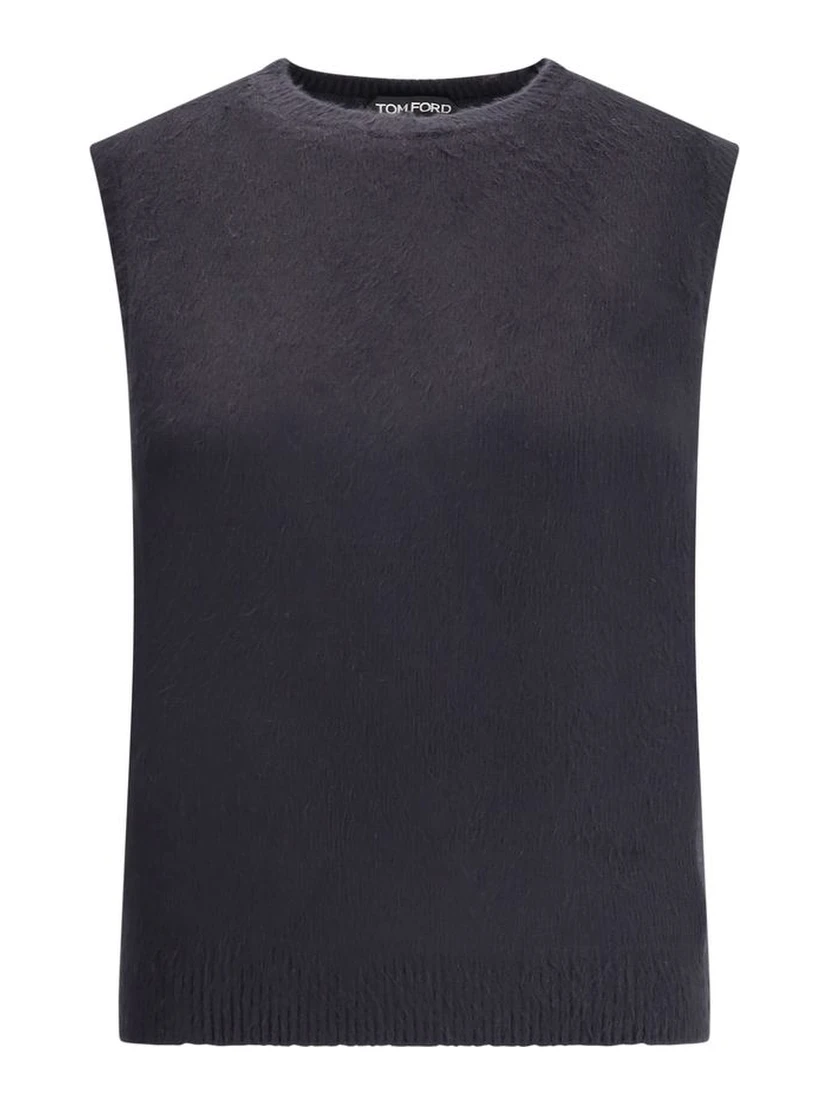 بلوزة حريرية سوداء