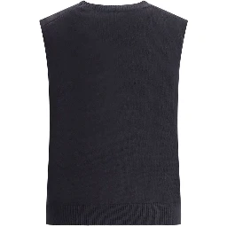 بلوزة حريرية سوداء