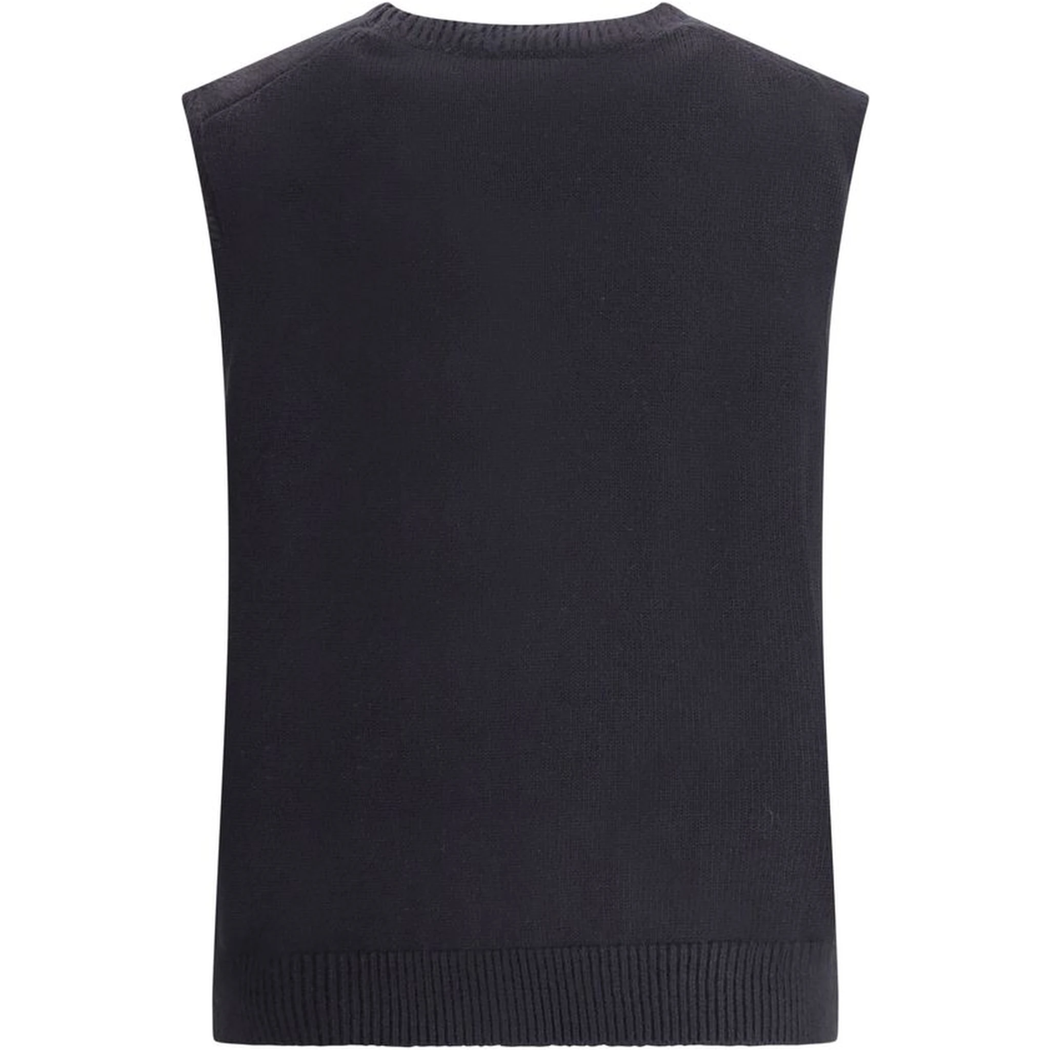 بلوزة حريرية سوداء