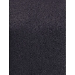 بلوزة حريرية سوداء