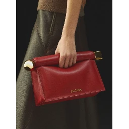 حقائب جاكيموس.. حمراء