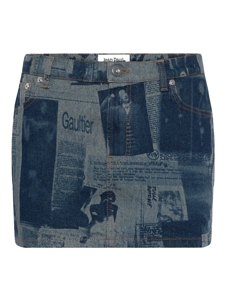 تنورة قصيرة بنقشة "صحيفة"