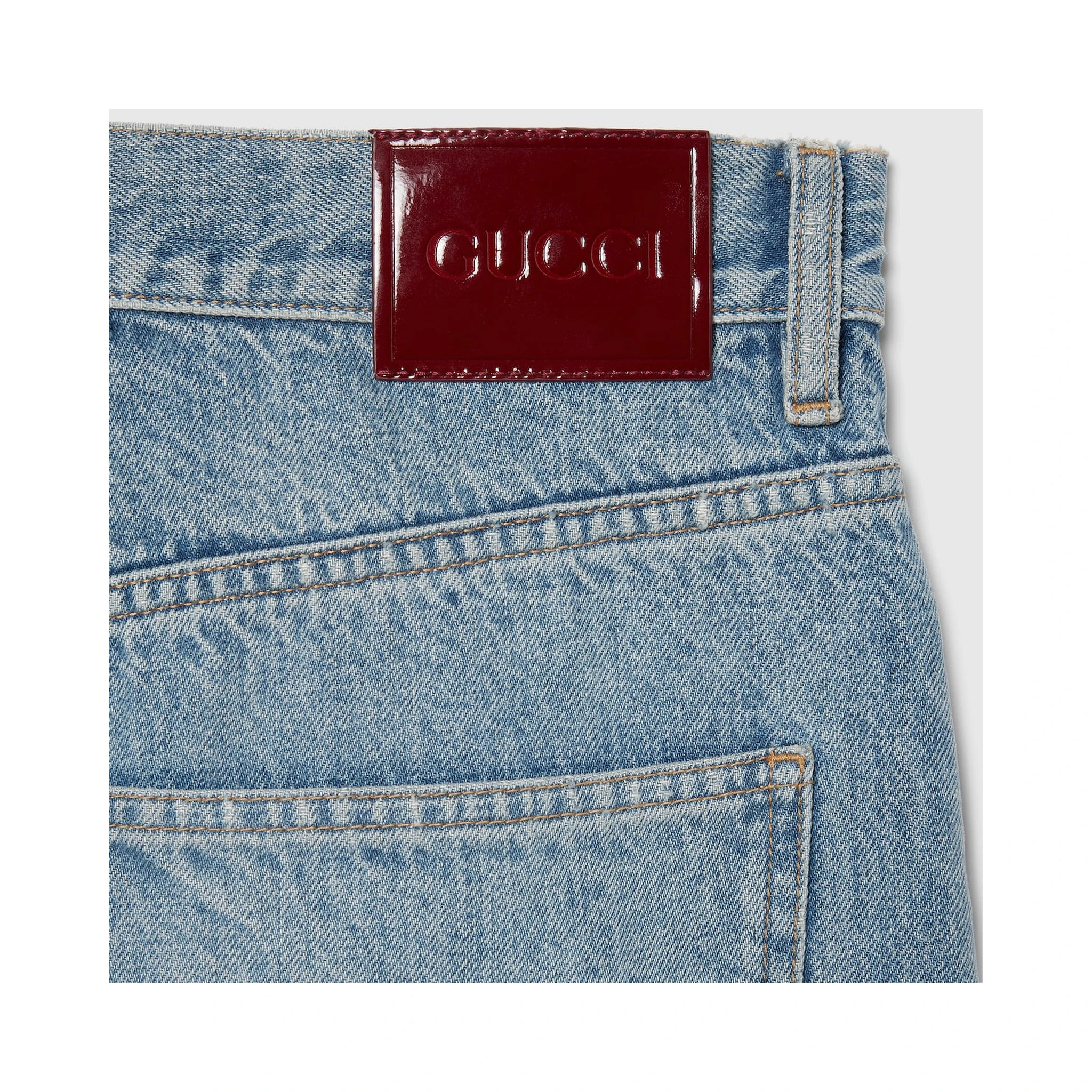 بنطلون جينز بقصة مستقيمة