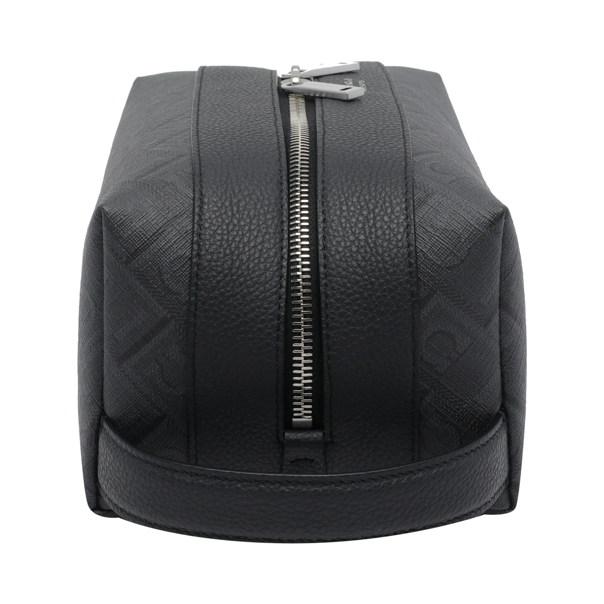 فيراغامو أسود