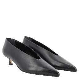 كلارا فتحة منخفضة