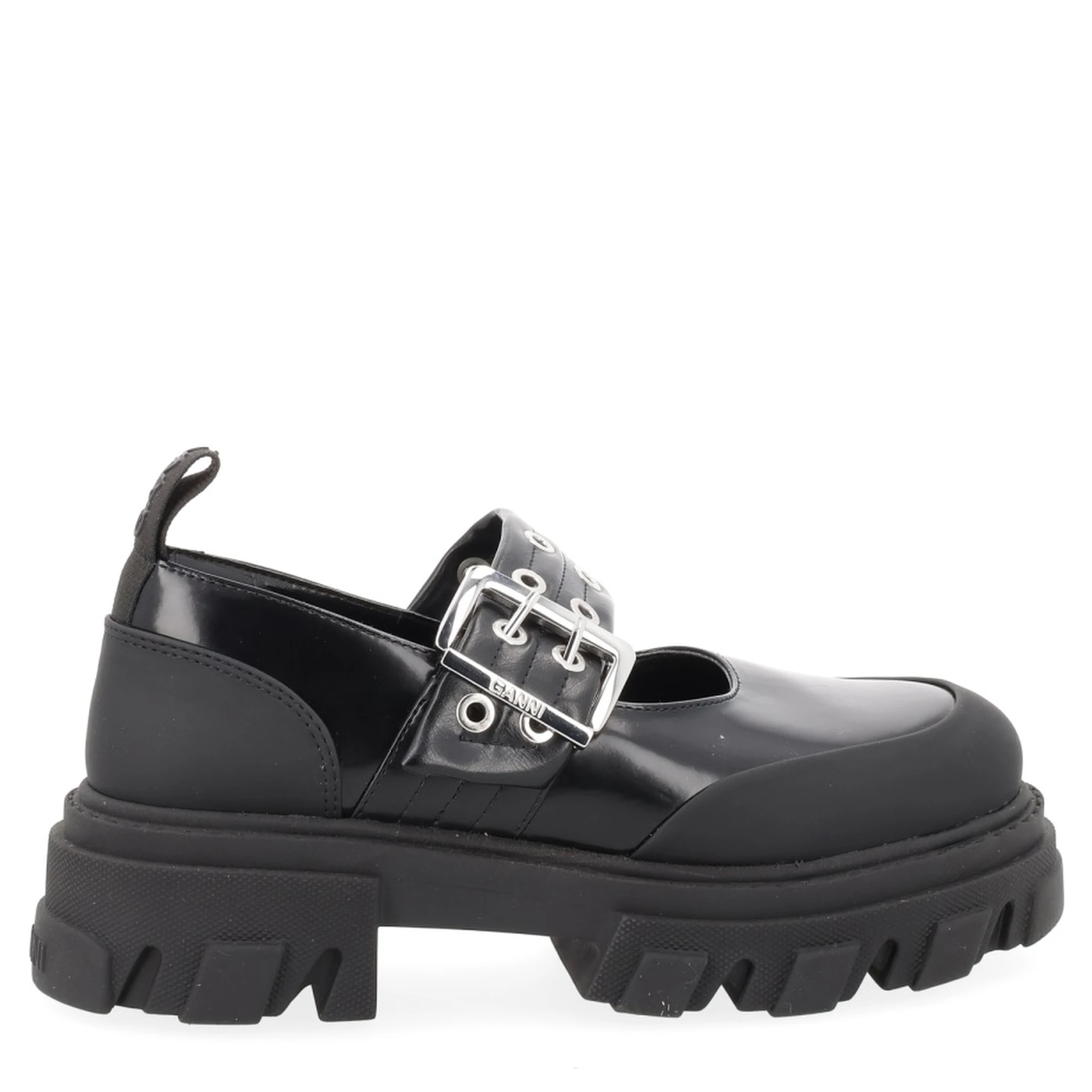 BALLERINA WITH LOGO BUCKLE